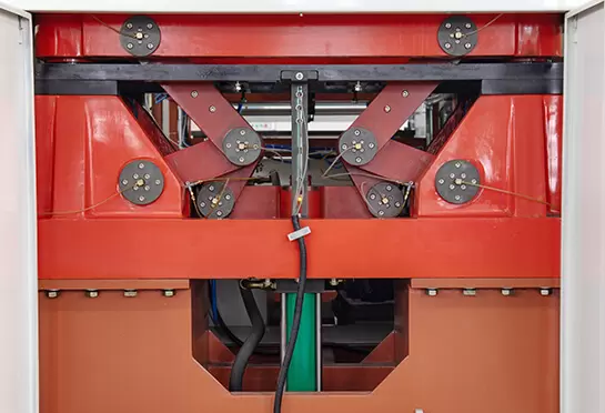 Butun qism ishonchli va barqaror bo'lgan gidravlik tizim tomonidan boshqariladi. ROCKWELL (AQSh) yaqinlik kalitidan foydalanish qolipni joylashtirishning mukammal aniqligiga olib keladi.