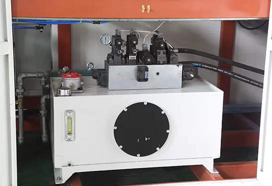 Shlangi boshqariladigan tizim etarli harakat tezligini va kuchli zarba kuchini ta'minlaydi.